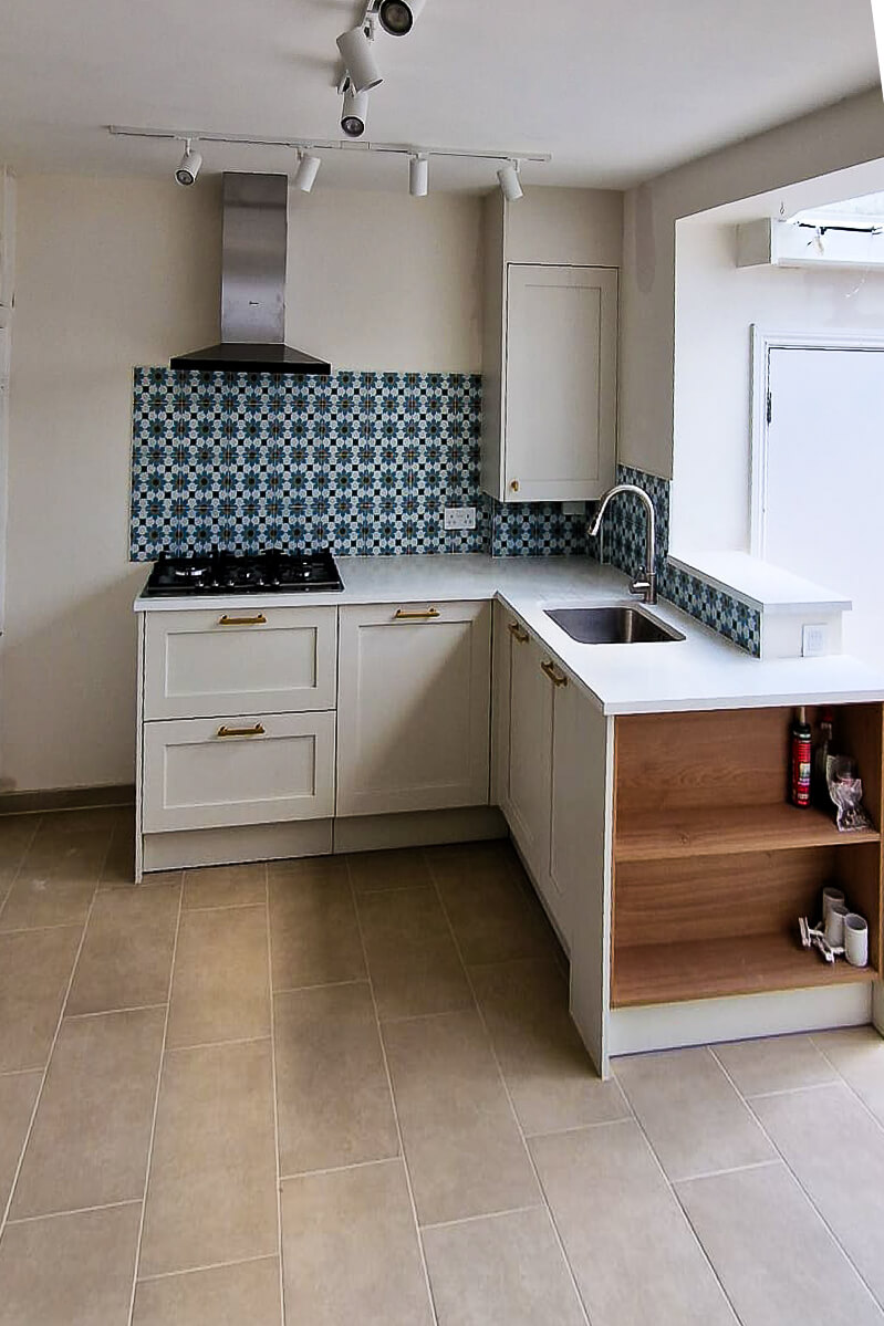 West Sutton kitchen fitter completing renovation